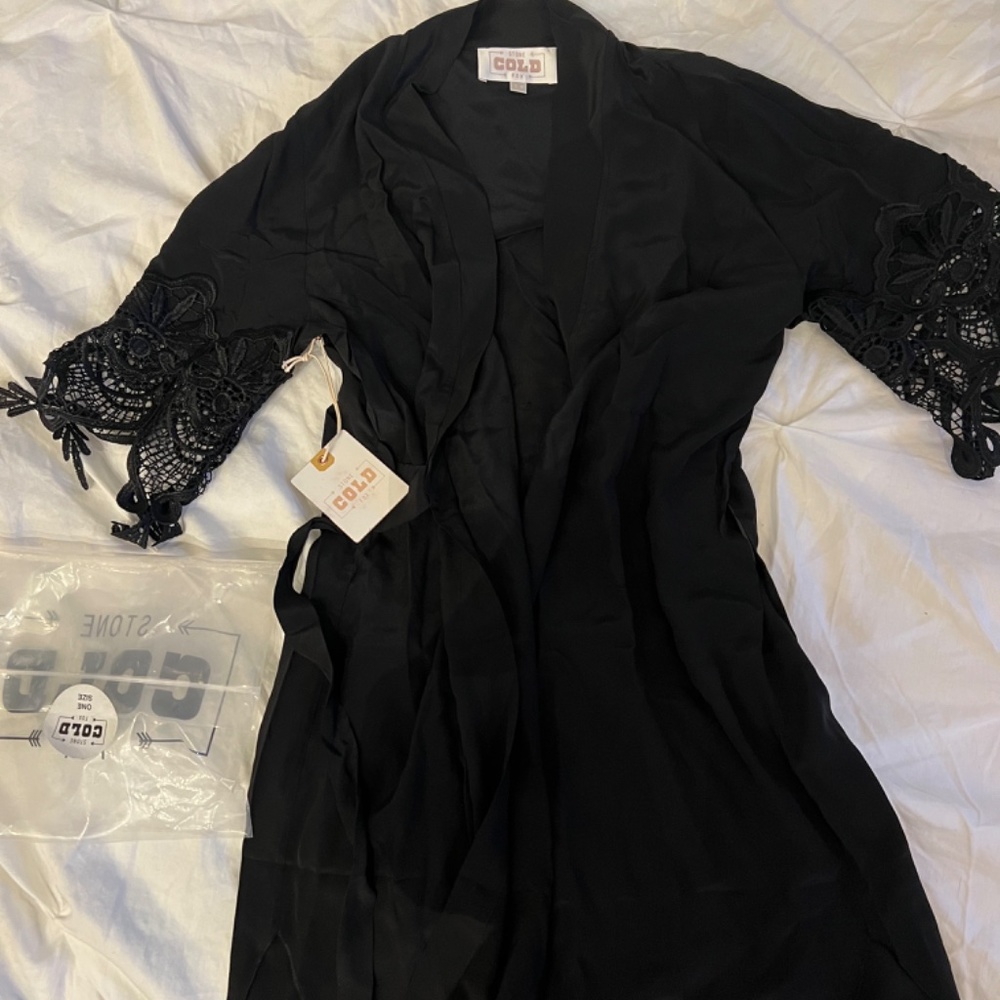 STONE COLD FOX “Fox Robe” - Picture 5 of 8